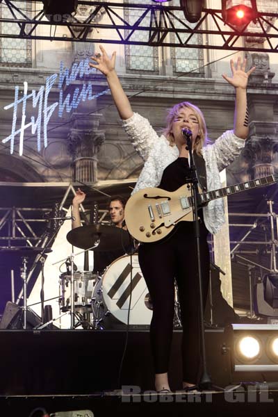 HYPHEN HYPHEN - 2016-07-22 - PARIS - Parvis de l'Hotel de Ville - Samanta Cotta - Zaccharie Schütte